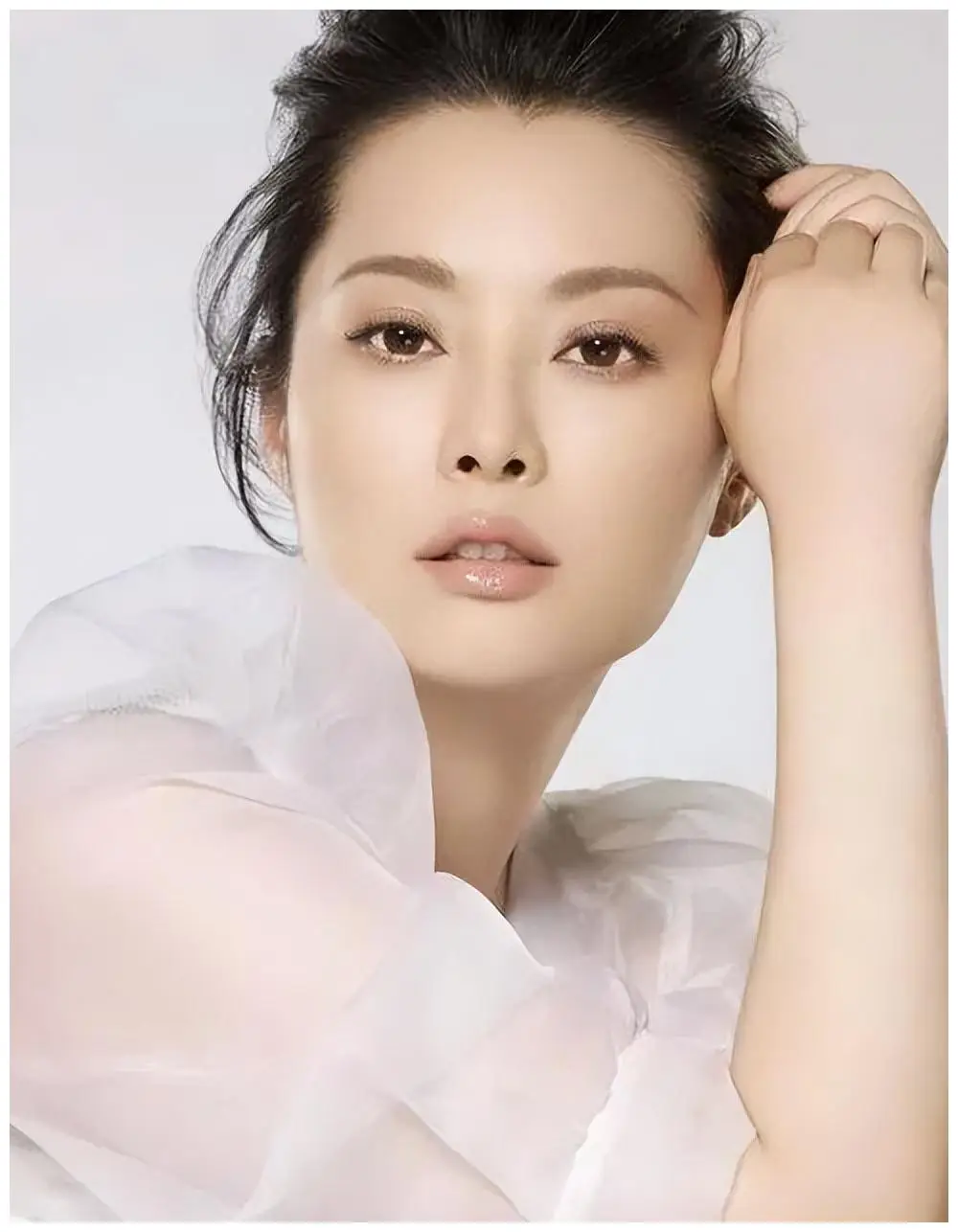 袁立 和张怡宁老公同居12年，分手后三婚两离，如今过的怎么样？