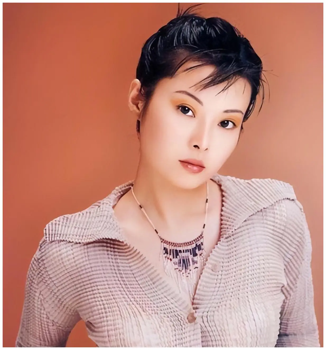 袁立 和张怡宁老公同居12年，分手后三婚两离，如今过的怎么样？