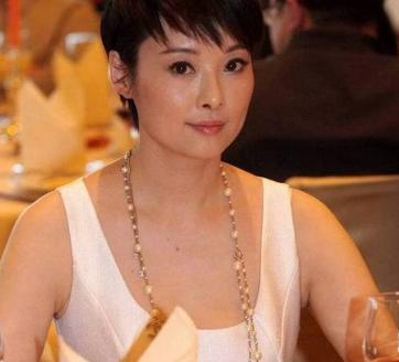 富豪徐威，与袁立“爱恨纠缠”12年，转身却娶“大魔王”张怡宁？