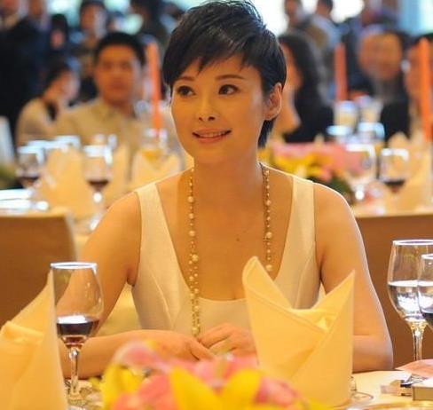 富豪徐威，与袁立“爱恨纠缠”12年，转身却娶“大魔王”张怡宁？