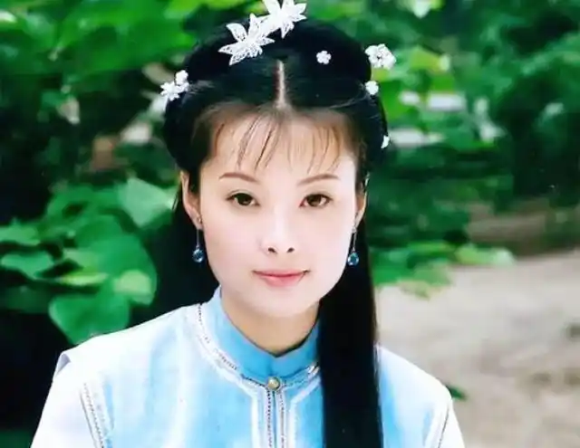 袁莉与相恋12年的徐威分手后却成了婚姻疯子，三婚两离个个独特