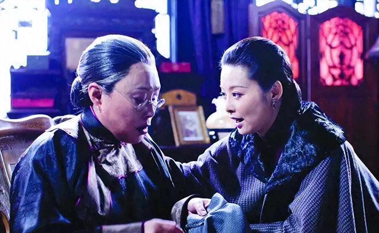 揭短斯琴高娃，手撕蓝台，从一线女星到查无此人，袁立情商有多低