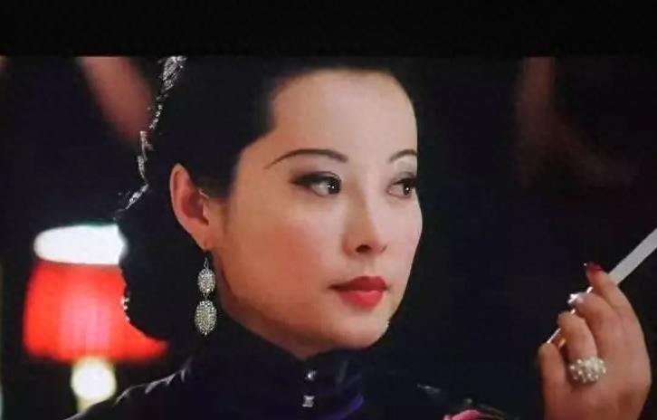 揭短斯琴高娃，手撕蓝台，从一线女星到查无此人，袁立情商有多低