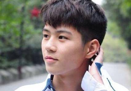 当年《变形记》中“小正太”杨桐，转身变学霸，留学出道成明星