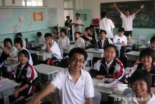 当时，《变形计》中的“小正太”杨桐变成了学霸