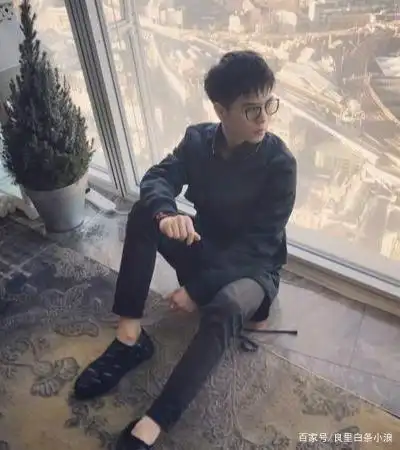 当时，《变形计》中的“小正太”杨桐变成了学霸