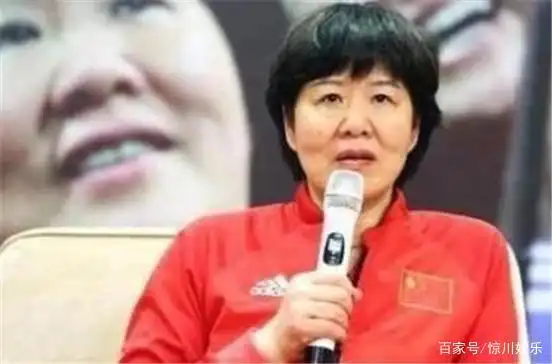 “犀利名嘴”董倩：因“太冷血”被骂滚出央视，她经历了什么？