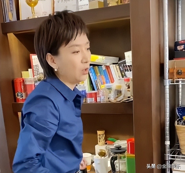北京卫视是地方台的佼佼者，台里的主持人们为何没能更上一个台阶
