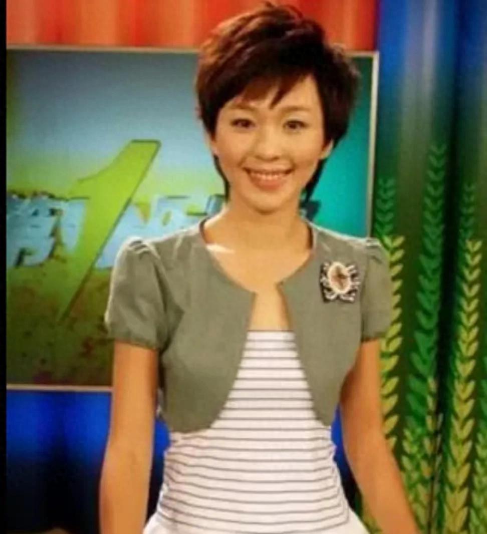 欧阳夏丹：父亲早逝母亲患癌，如今48岁无儿无女，没有固定职业
