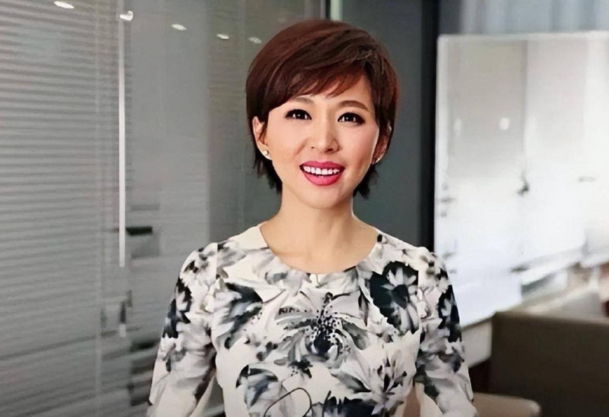 欧阳夏丹：父亲早逝母亲患癌，如今48岁无儿无女，没有固定职业