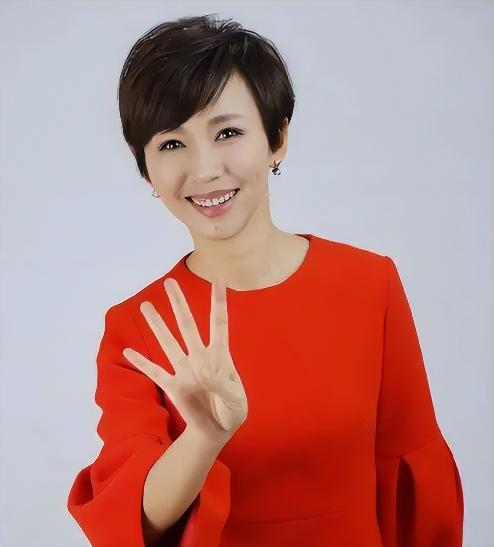 央视主持欧阳夏丹：你们看到了我的阳光，却不知我心中的忧伤
