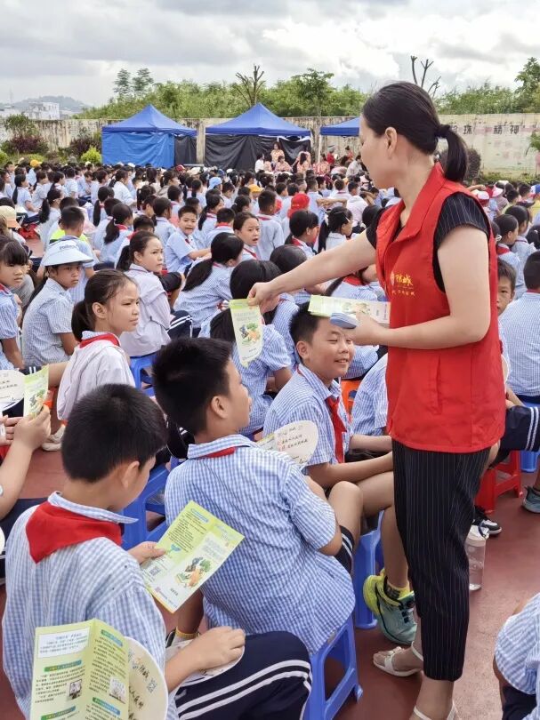 广西防城港：“扫黄打非”净文化土壤 “护苗行动”筑成长屏障