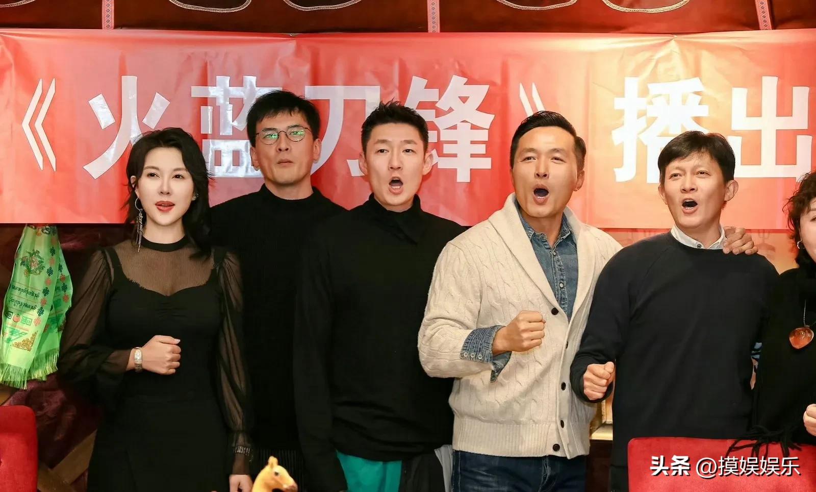 赫子铭白威晒《火蓝刀锋》，有人变化大，网友们期待第二部