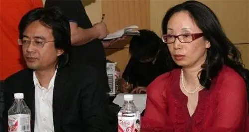 软饭吃到吐？英国教授与108亿身家中国富婆离婚，称厌倦奢侈生活