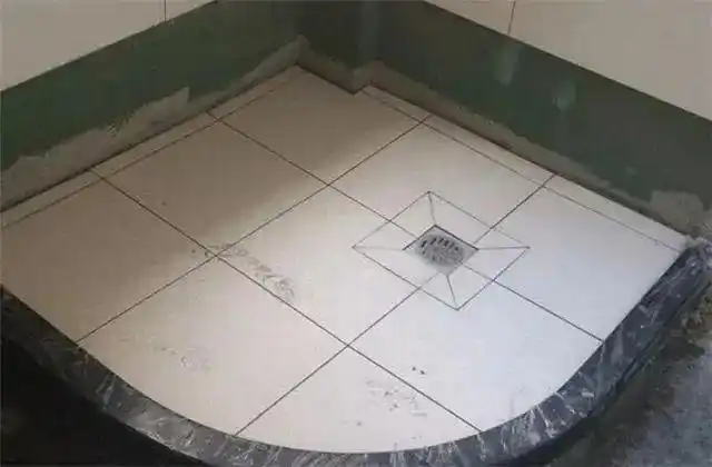 这个教科书式极简卫浴间，把「简单又高级」玩明白了