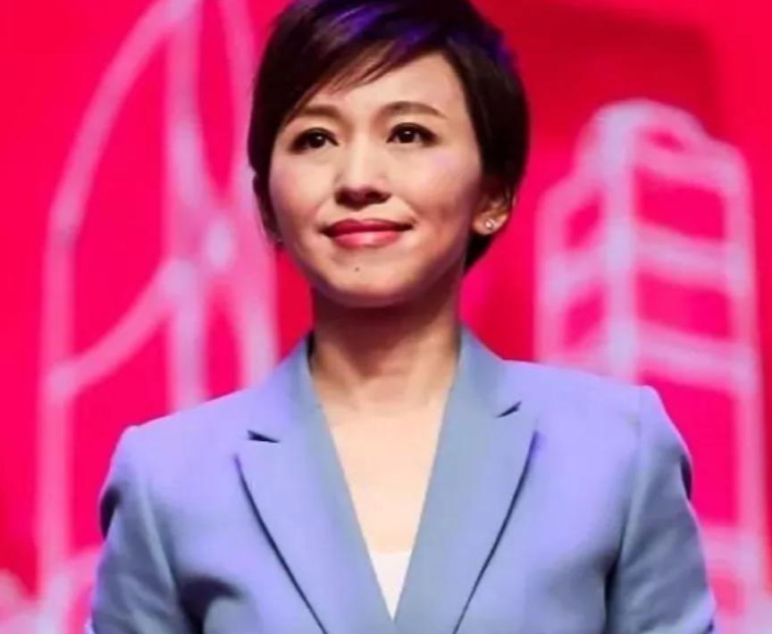 消失3年，央视“国脸”欧阳夏丹，已经走上了另一条人生大道了