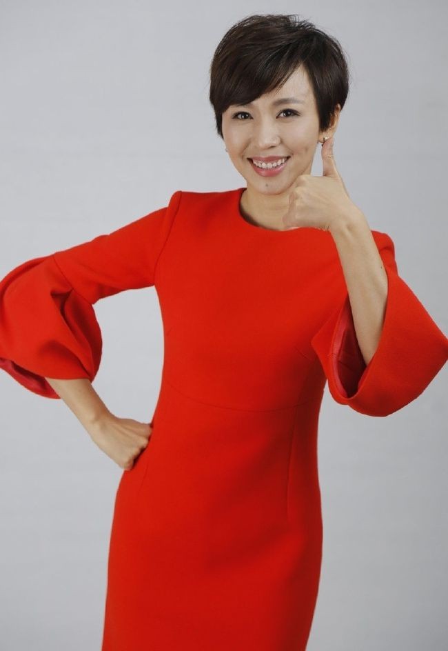 消失3年，央视“国脸”欧阳夏丹，已经走上了另一条人生大道了