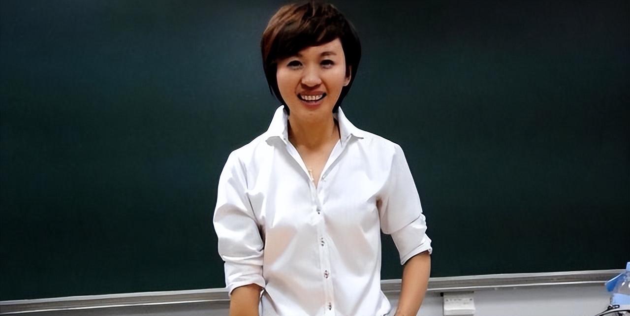 消失3年，央视“国脸”欧阳夏丹，已经走上了另一条人生大道了