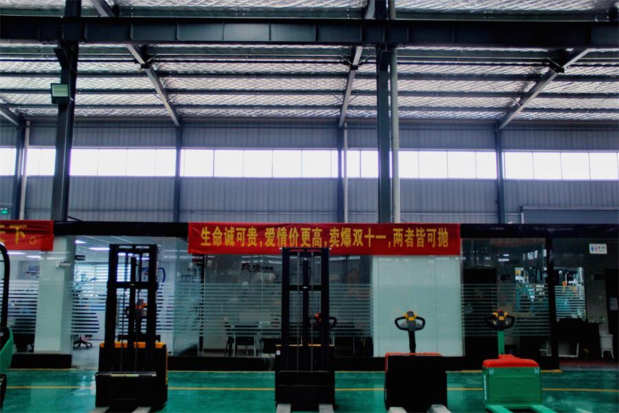 万万没想到！山东的小型挖掘机成了今年天猫双11“爆款”