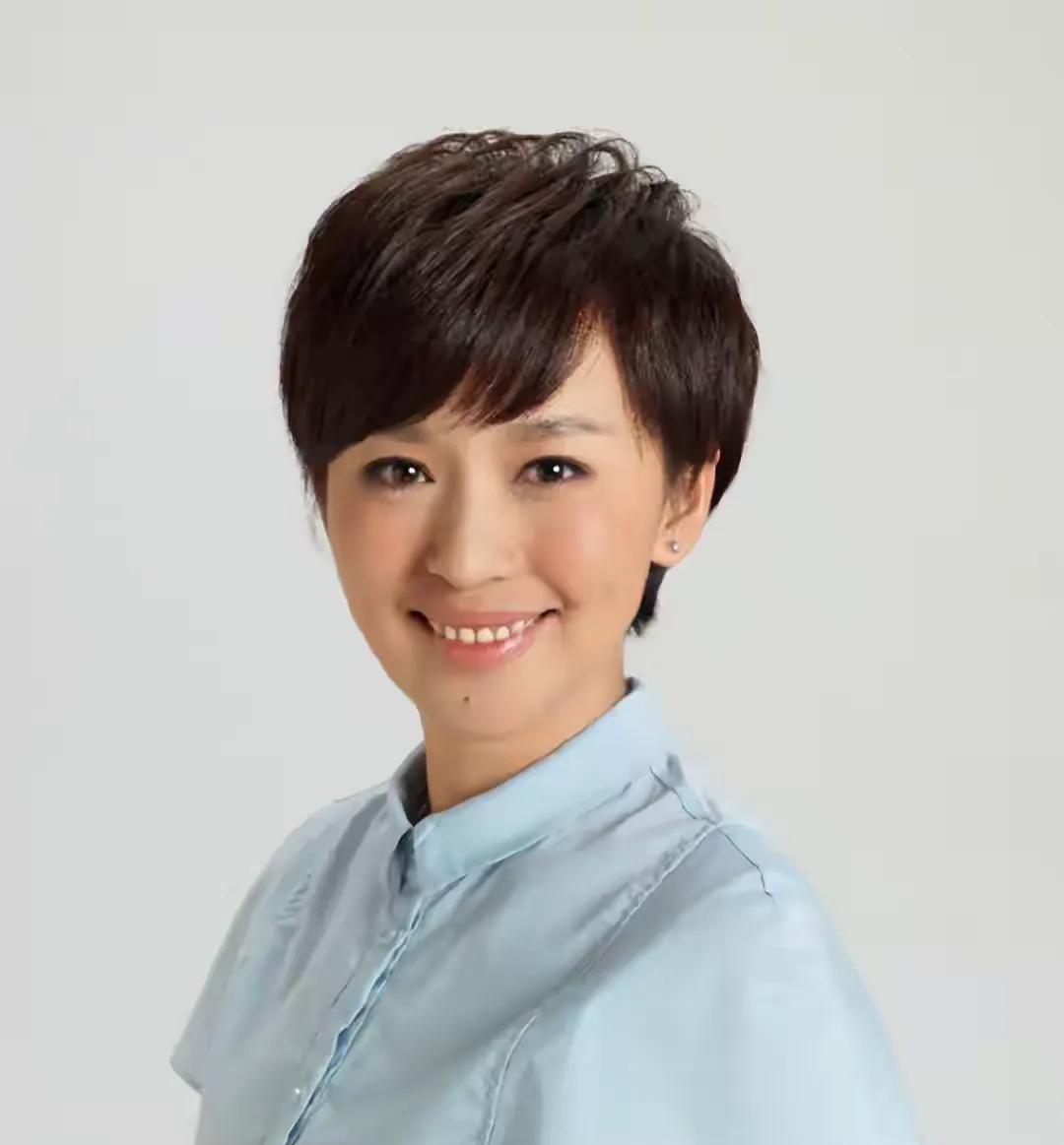 被嘲“跌落神坛”的欧阳夏丹，诠释了中年人最大的底气
