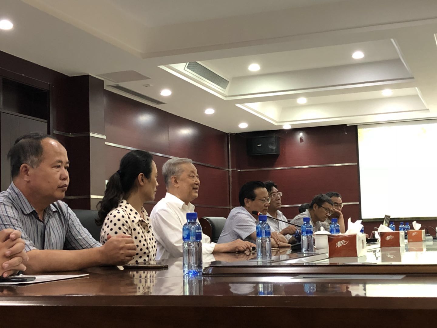 媒眼看烟台 | 农科院把课堂办到果园里、农民家