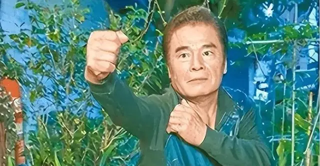 6个老婆”同住一屋，每人每月7万零花钱，71岁又娶第七房小娇妻