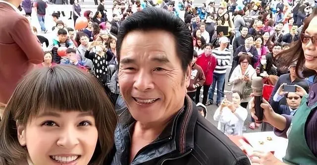 6个老婆”同住一屋，每人每月7万零花钱，71岁又娶第七房小娇妻