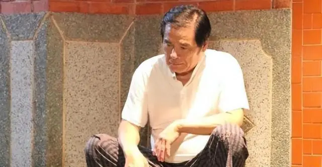 6个老婆”同住一屋，每人每月7万零花钱，71岁又娶第七房小娇妻