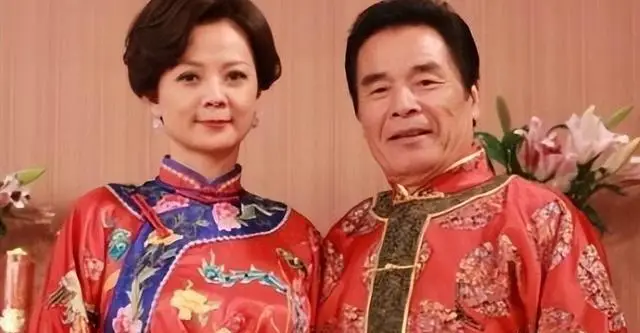 6个老婆”同住一屋，每人每月7万零花钱，71岁又娶第七房小娇妻