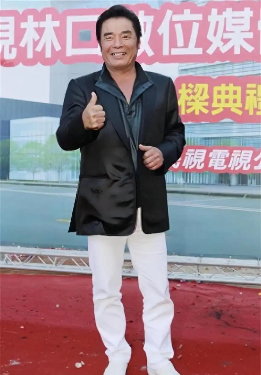 他是“现实版韦小宝”，二妻五妾，71岁时娶小20岁红颜知己做七房