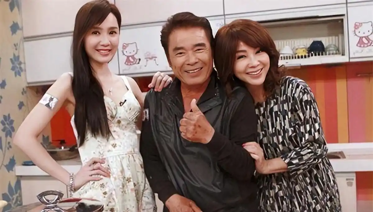 他是“现实版韦小宝”，二妻五妾，71岁时娶小20岁红颜知己做七房