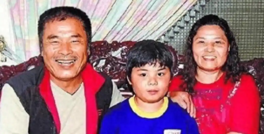 他是“现实版韦小宝”，二妻五妾，71岁时娶小20岁红颜知己做七房