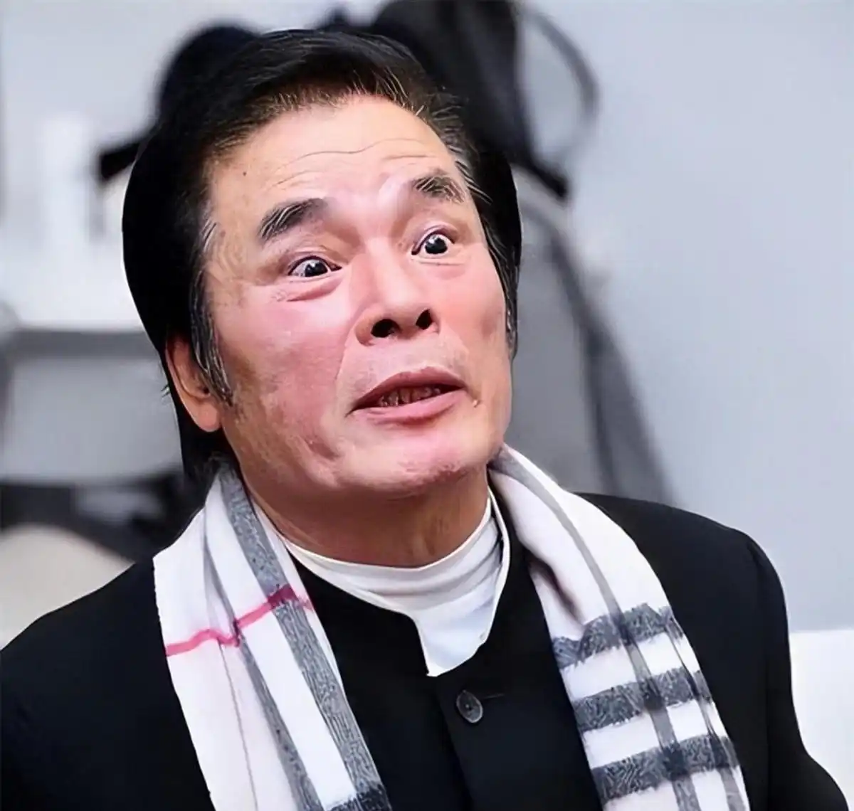 他是“现实版韦小宝”，二妻五妾，71岁时娶小20岁红颜知己做七房