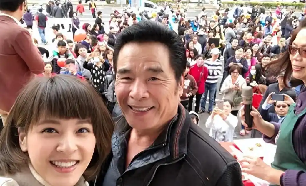 他是“现实版韦小宝”，二妻五妾，71岁时娶小20岁红颜知己做七房