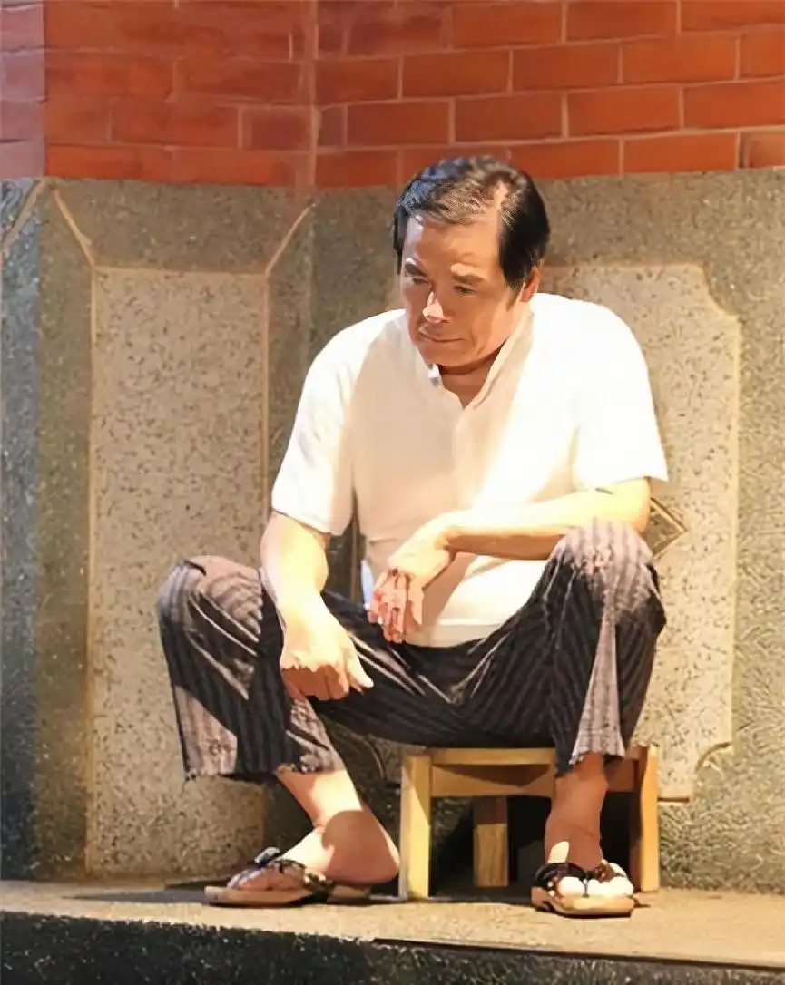 他是“现实版韦小宝”，二妻五妾，71岁时娶小20岁红颜知己做七房
