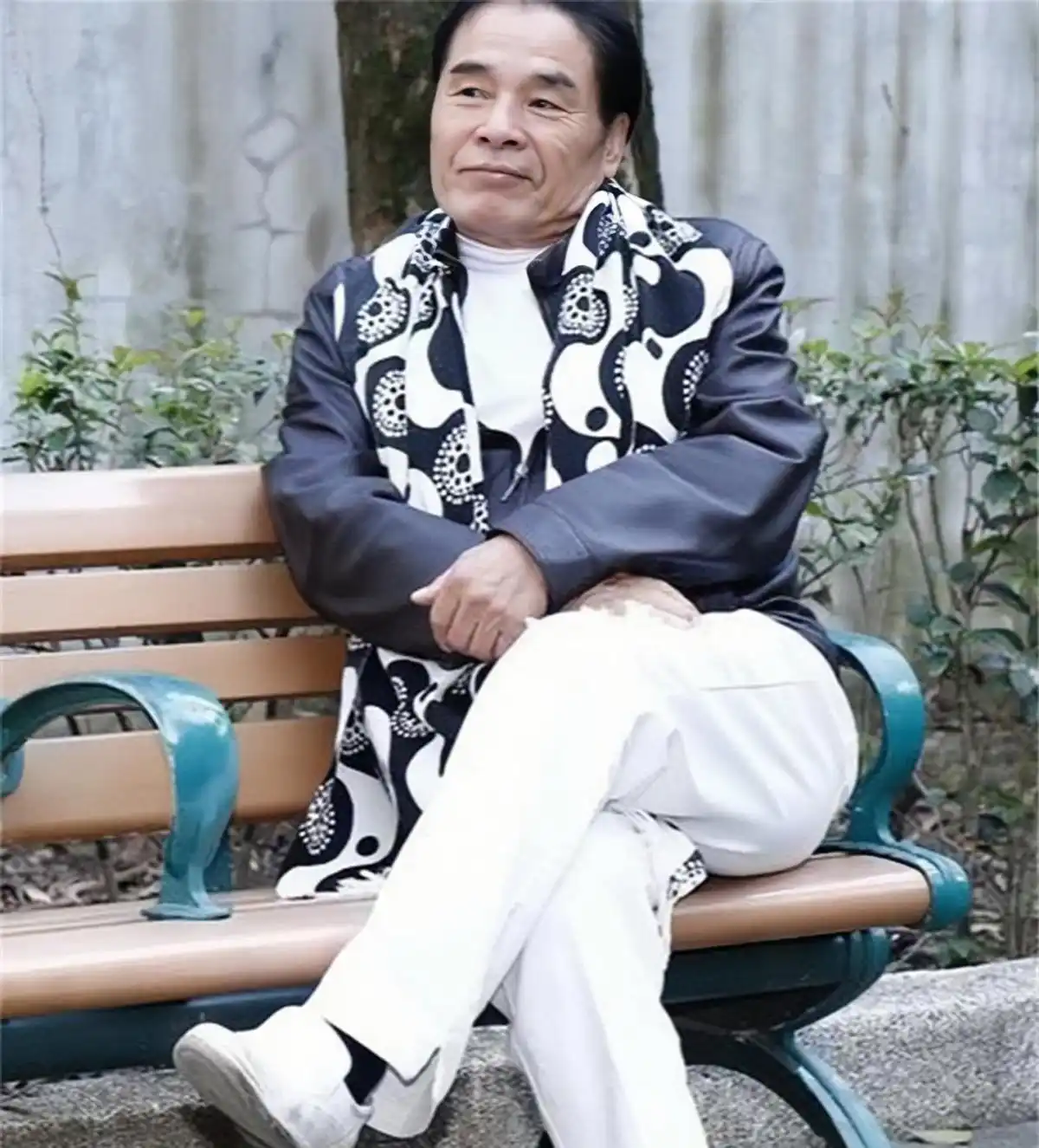 他是“现实版韦小宝”，二妻五妾，71岁时娶小20岁红颜知己做七房