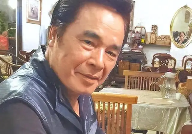 一妻五妾，六妻同堂！每人每月7万零花钱，71岁又娶第七房小娇妻