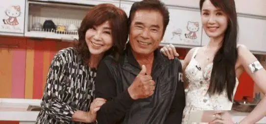 一妻五妾，六妻同堂！每人每月7万零花钱，71岁又娶第七房小娇妻