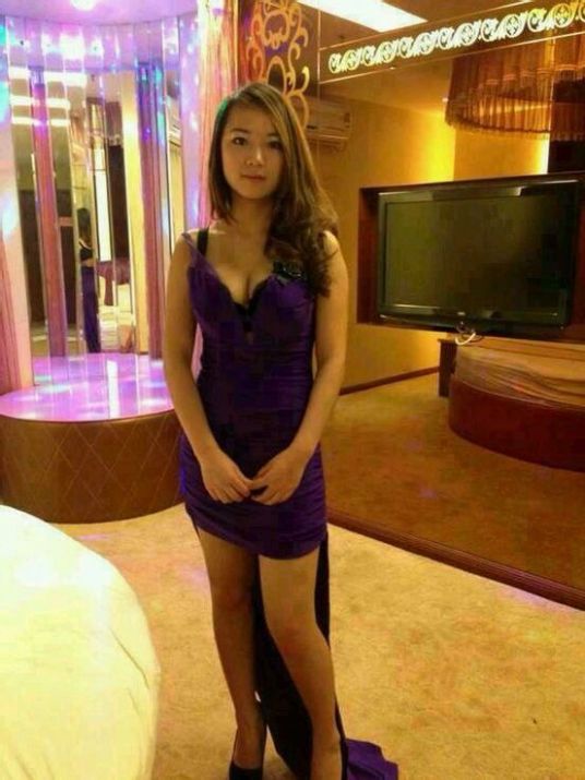 新义安“尖东霸王”李泰龙，叱咤风云无人能敌，却暴毙在自家地盘