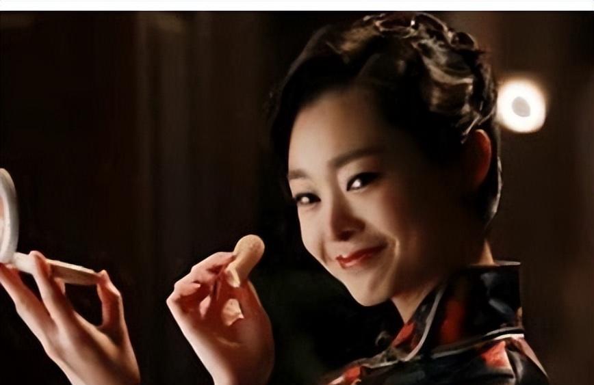 伪装者：原来“不起眼”的朱徽茵，才是藏的最深， 明楼都甘拜下风