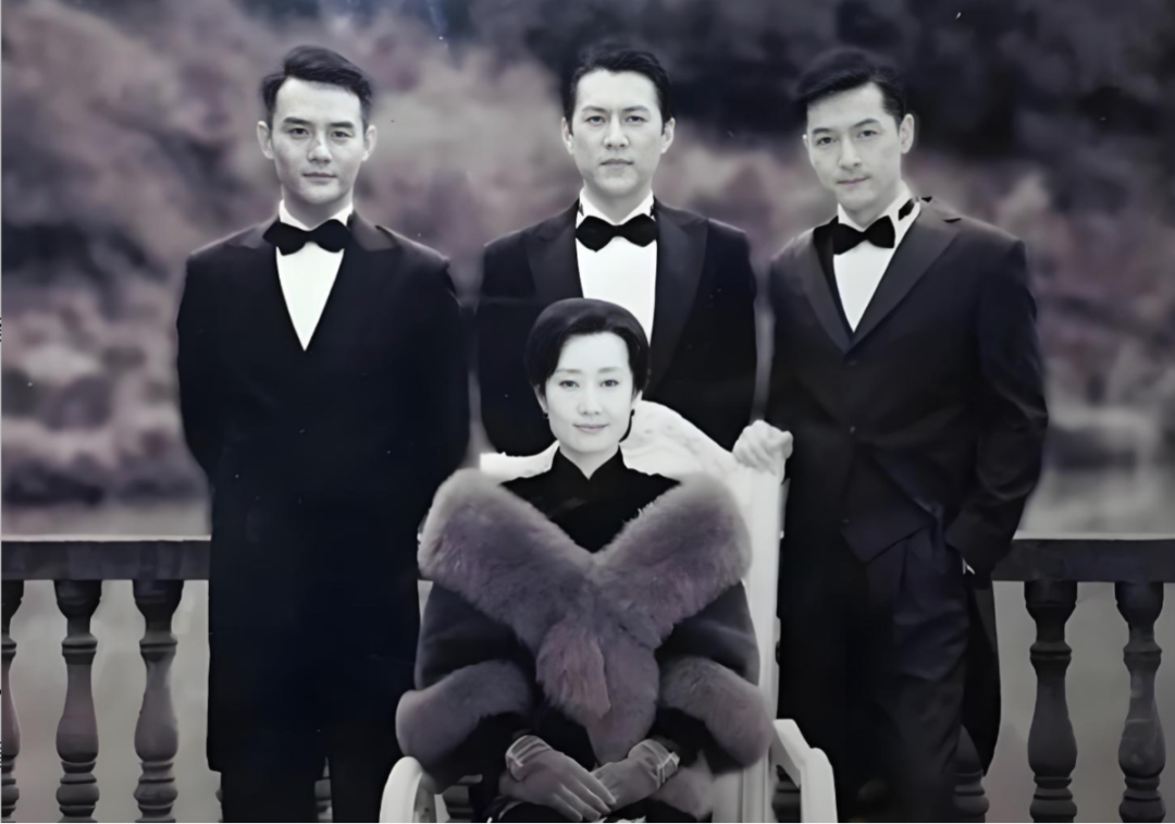 这部国民级顶流谍战片，何以爆火十年？