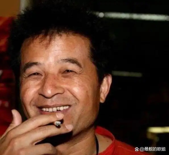 毕福剑现状曝光，离开央视九年，从事多项副业，早已衣食无忧