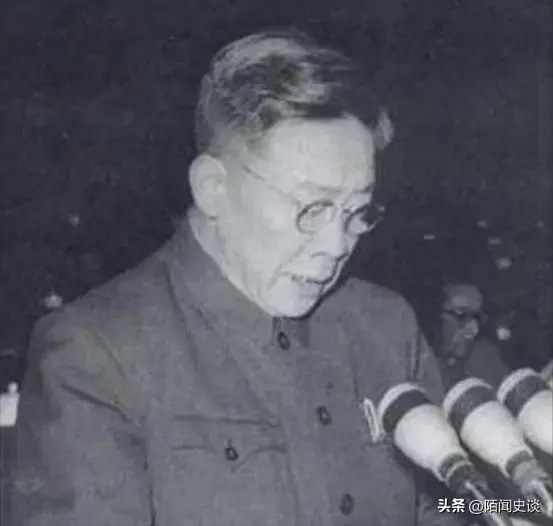 他曾担任副总理，60岁被撤职，69岁被开除党籍，73岁时被恢复名誉