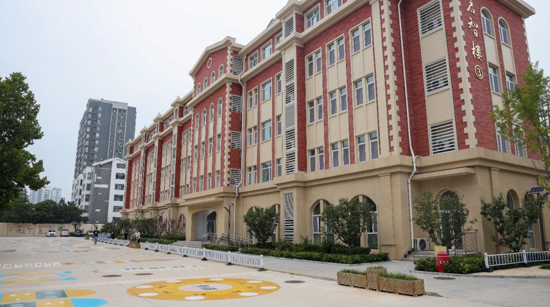 潍坊市奎文第一中学正式揭牌