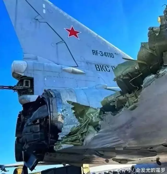 俄军图-160夜袭乌克兰翻车！被雷劈还射不出导弹，行动全中断