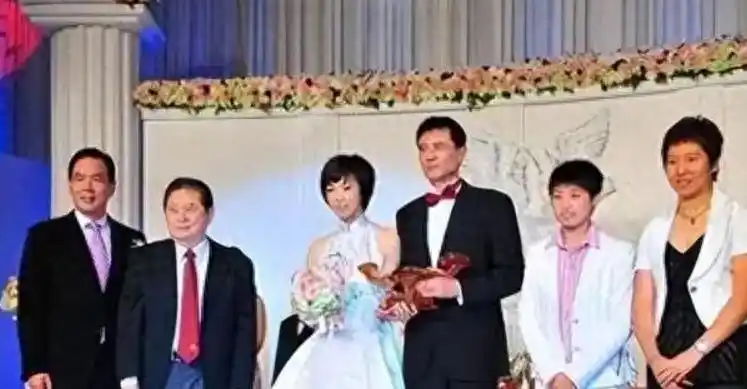 徐威被张怡宁吸引，离开袁立成就婚姻与事业的传奇