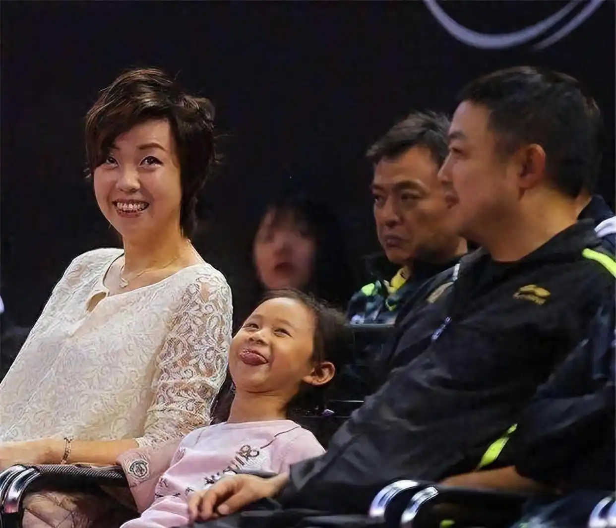 徐威被张怡宁吸引，离开袁立成就婚姻与事业的传奇
