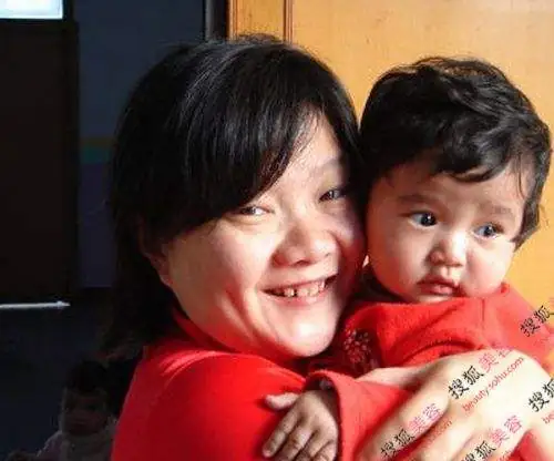 红三代貌美如花 时尚妆容名媛气质