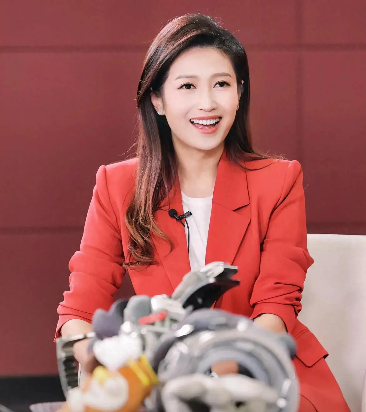 北京卫视12位曾经与现在的美女主持人，每位都是才貌双全