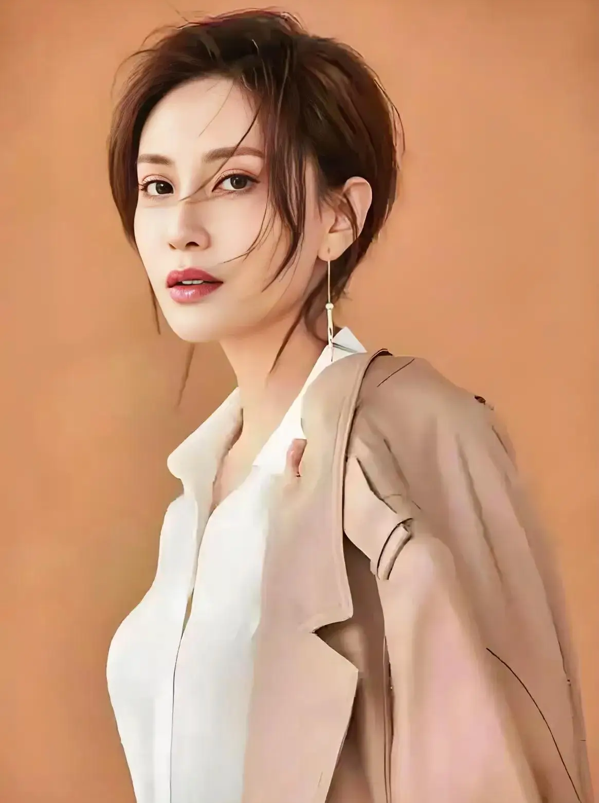 北京卫视12位曾经与现在的美女主持人，每位都是才貌双全
